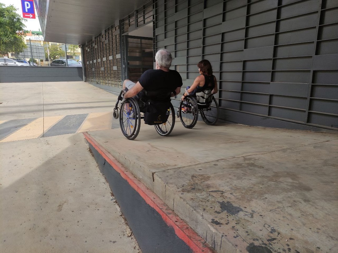 Ejercicios de manejo de silla de ruedas