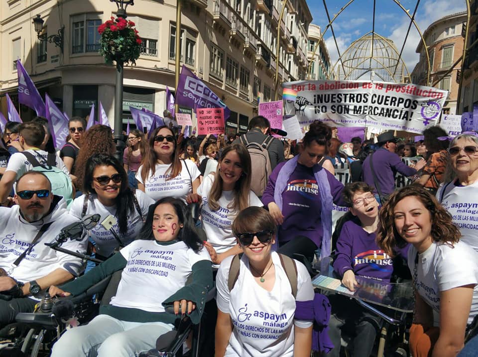 Grupo de mujeres con y sin discapacidad